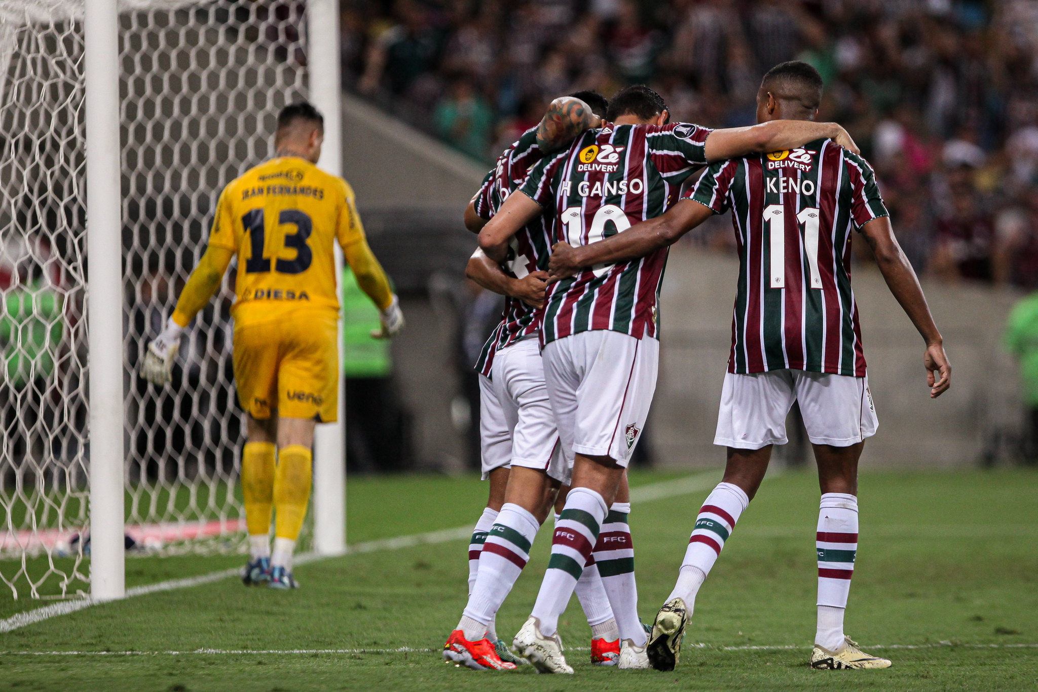 Jogadores do Fluminense comemoram gol