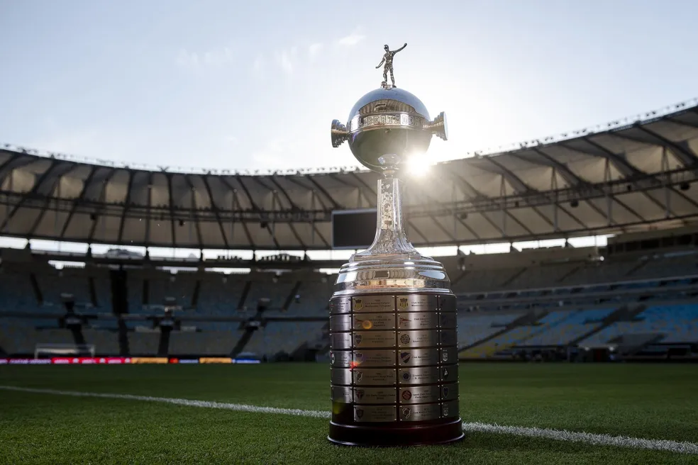Taça da Libertadores no campo