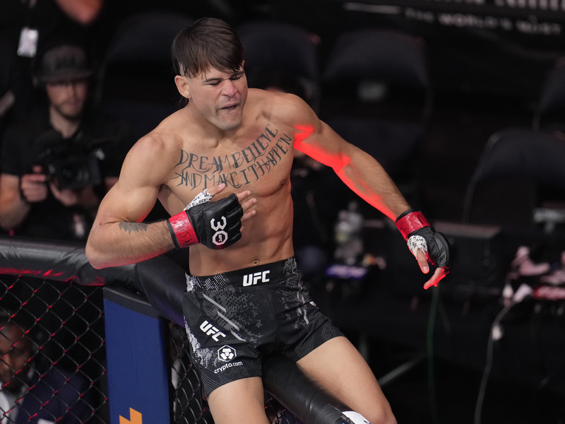 Diego Lopes em ação no UFC