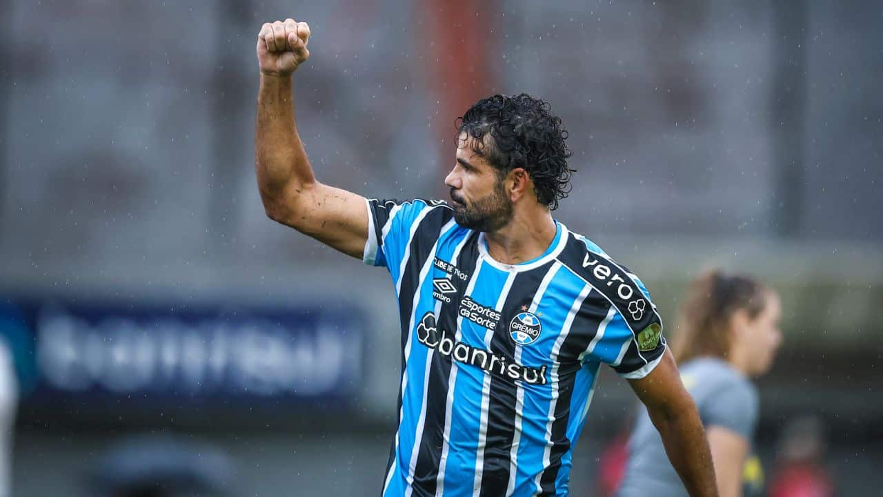 Diego Costa em ação pelo Grêmio