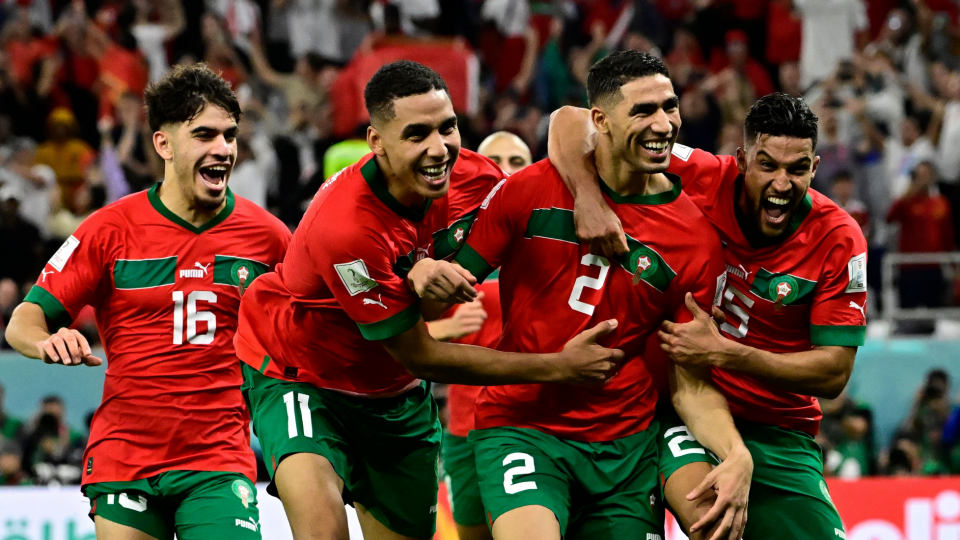 Jogadores do Marrocos comemoram gol