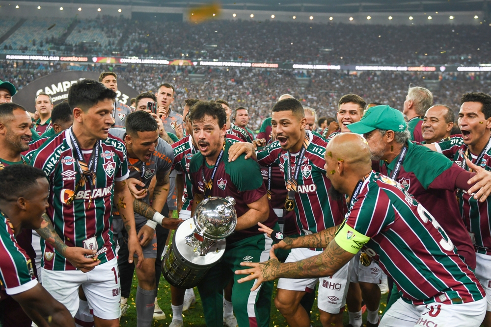 Fluminense demite o técnico Fernando Diniz