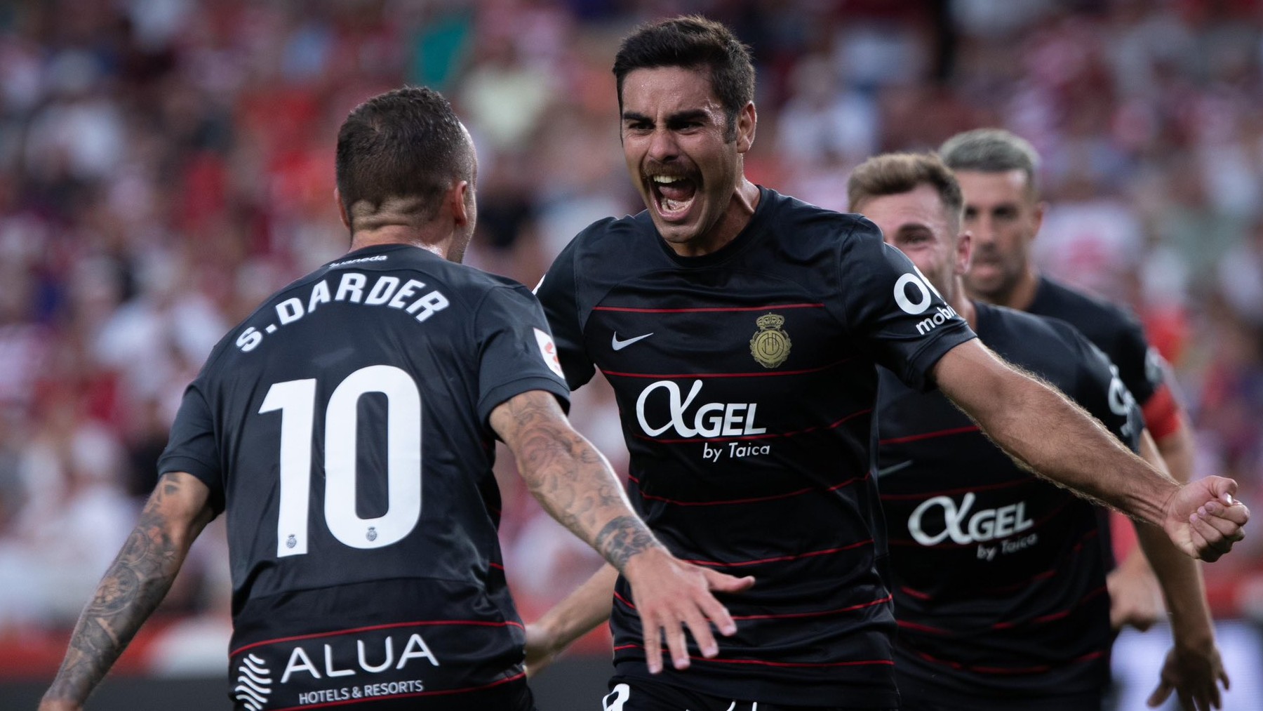 Jogadores do Mallorca celebram gol