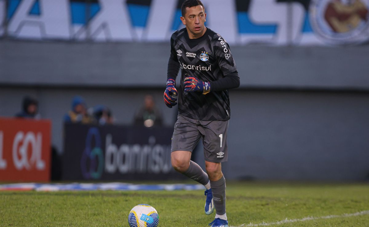 Marchesín em ação pelo Grêmio