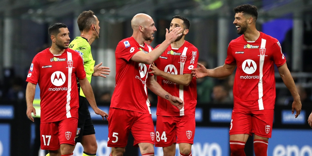 Jogadores do Monza em ação