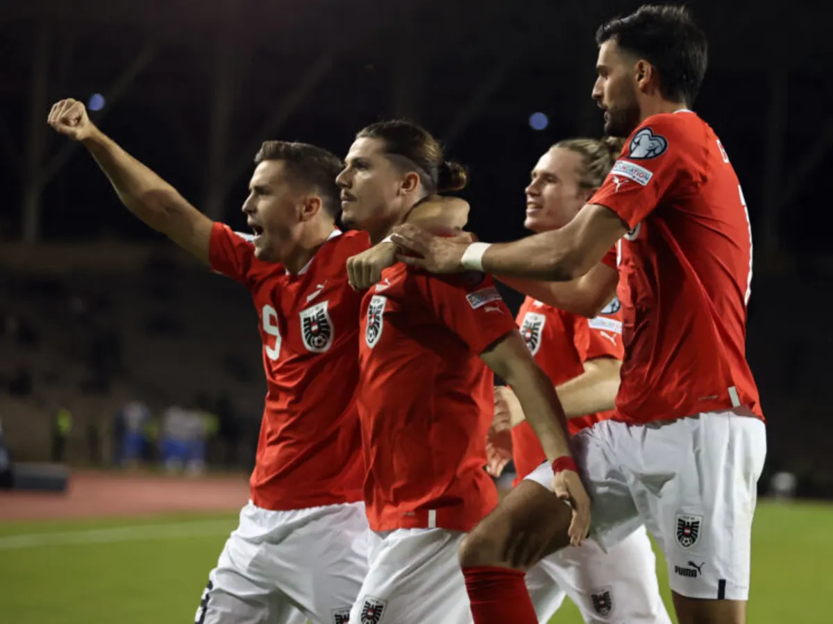 Jogadores da Áustria celebram gol