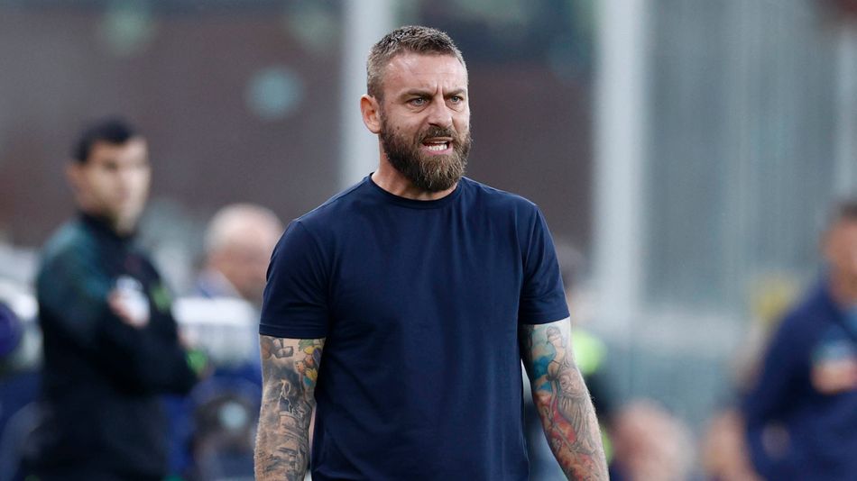 Torcedores da Roma protestam após demissão de De Rossi