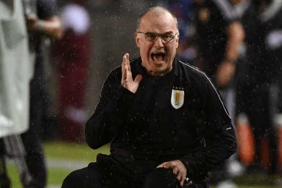 Marcelo Bielsa em Venezuela x Uruguai — Foto: Federico Parra / AFP