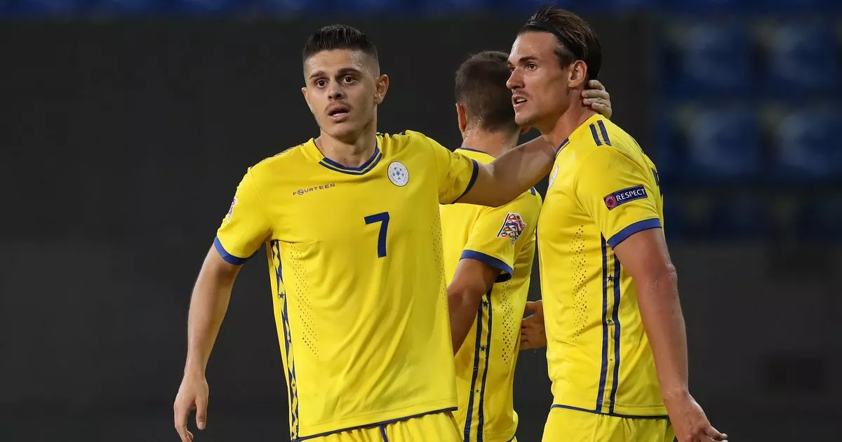 Jogadores de Kosovo em campo