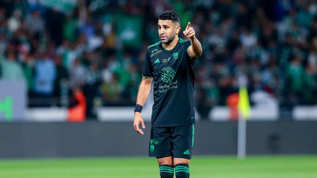 Mahrez em ação pelo Al-Ahli