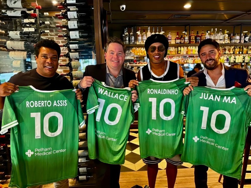 Ronaldinho Gaúcho Vira Acionista de Clube em Mais um Rolê Aleatório