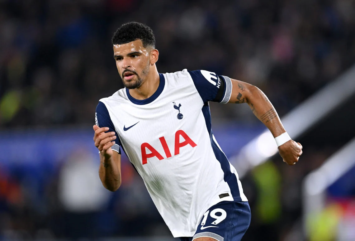 Solanke em ação pelo Tottenham