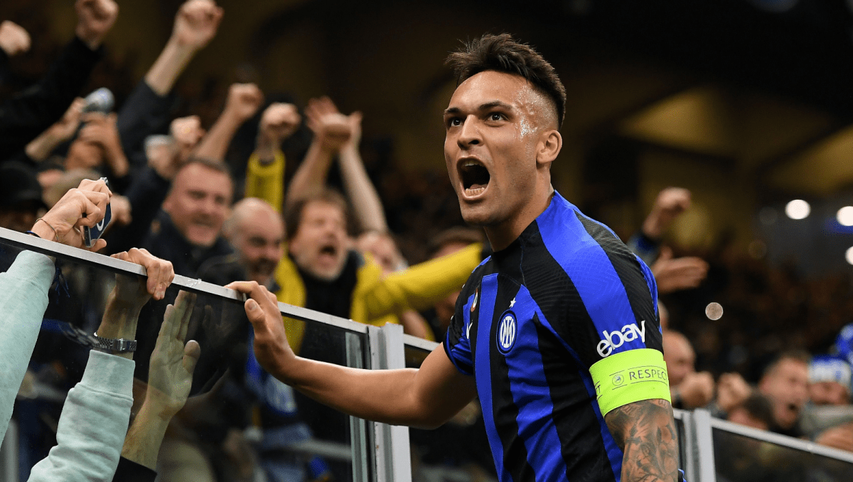 Lautaro Martínez celebra gol pela Inter de Milão