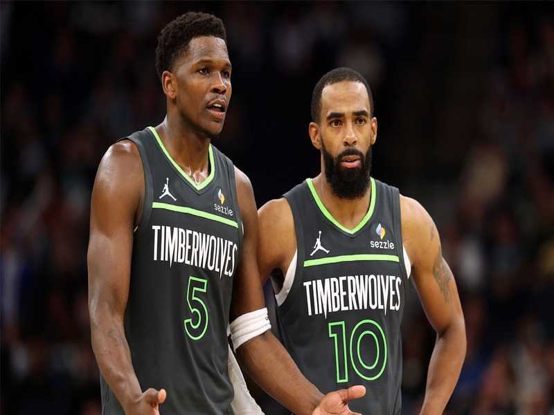 Jogadores do Timberwolves - Reprodução: Yandex