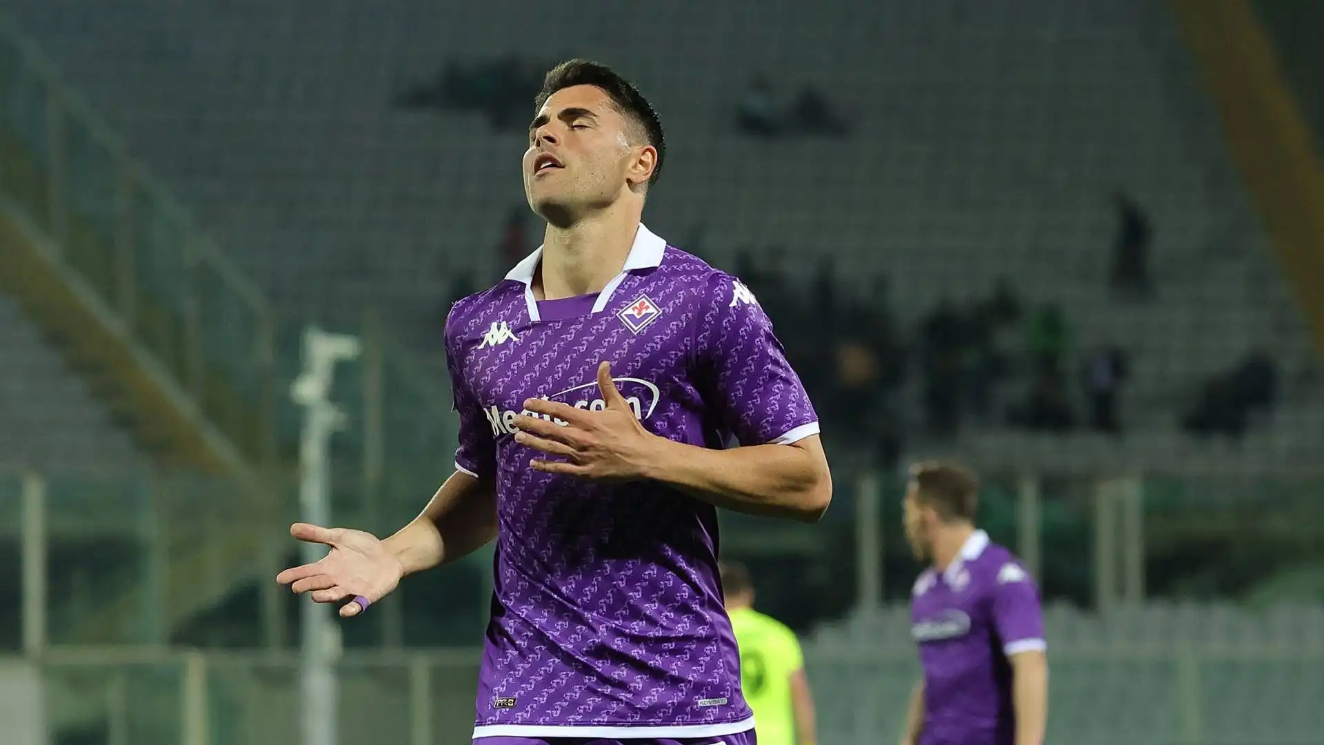 Riccardo Sottil em ação pela Fiorentina