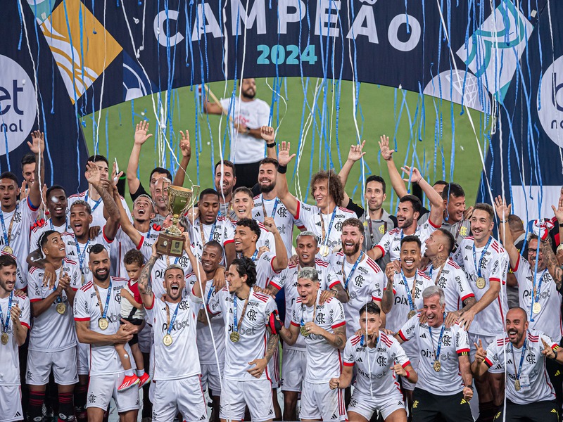 Flamengo comemora título do Campeonato Carioca 2024 - Reprodução: Site oficial do Flamengo 
Flamengo x Nova Iguaçu_Final Campeonato Carioca 2024_Maracanã_07-04-2024_Foto: Paula Reis / CRF