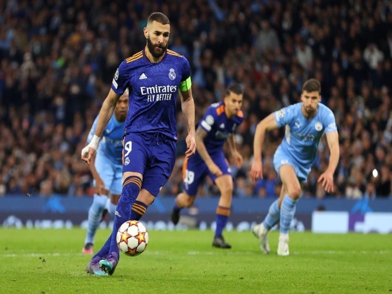 Benzema pelo Real Madrid contra o Manchester City - Reprodução: Yandex