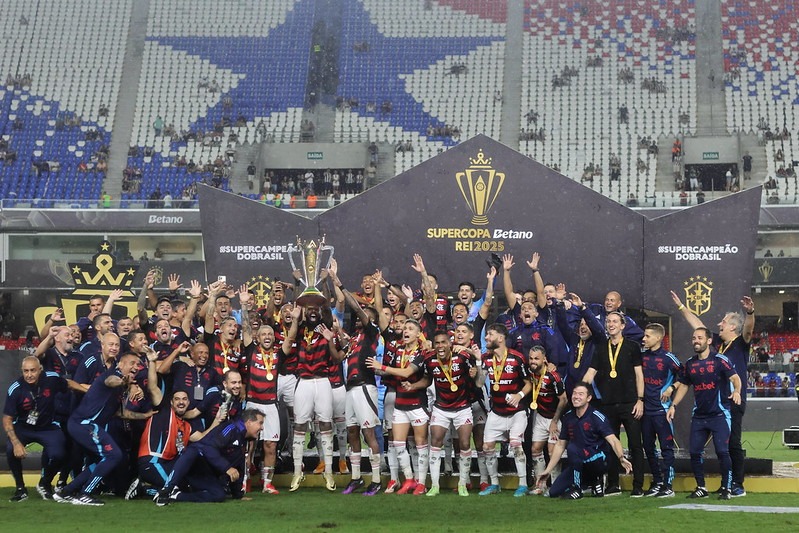 Flamengo Vence o Botafogo e Conquista a Supercopa Rei