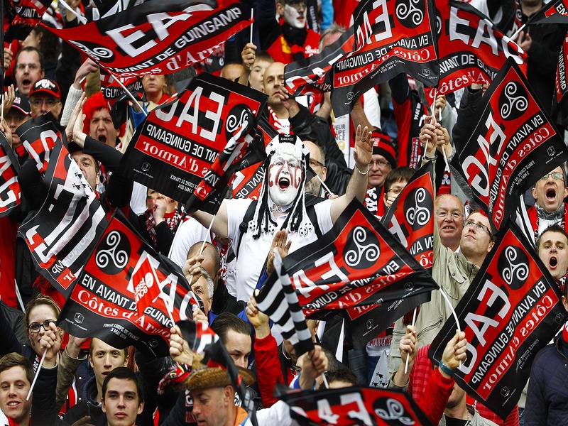 Torcida do Guingamp - Reprodução: Yandex