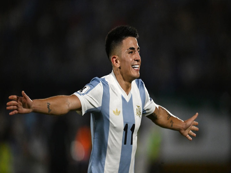 Thiago Almada celebra gol pela Argentina - Reprodução: Yandex